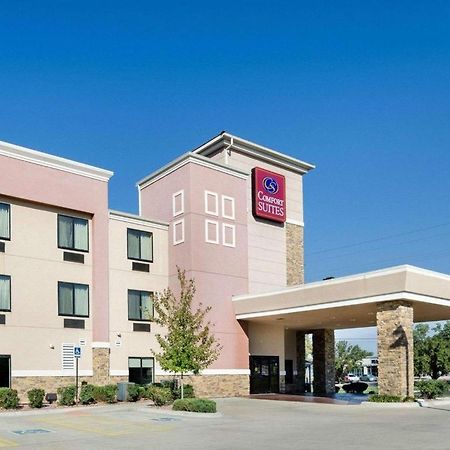 Comfort Suites Topeka Northwest Exterior photo